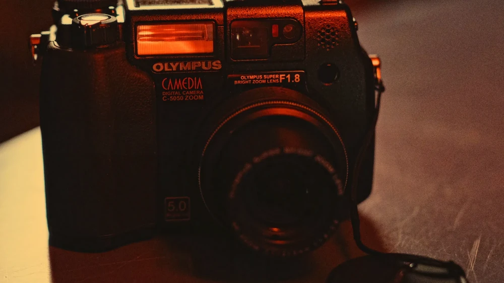 Eine Olympus Camedia C-5050 Zoom